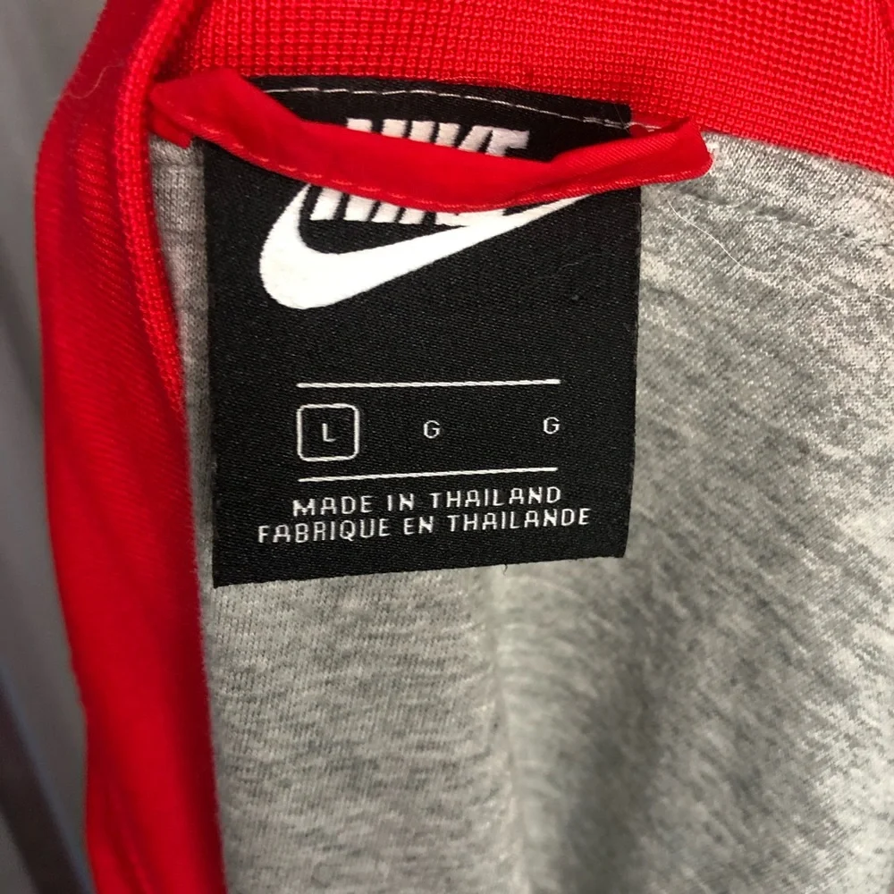 Nike Bomber Jacket - Picture 5 of 6